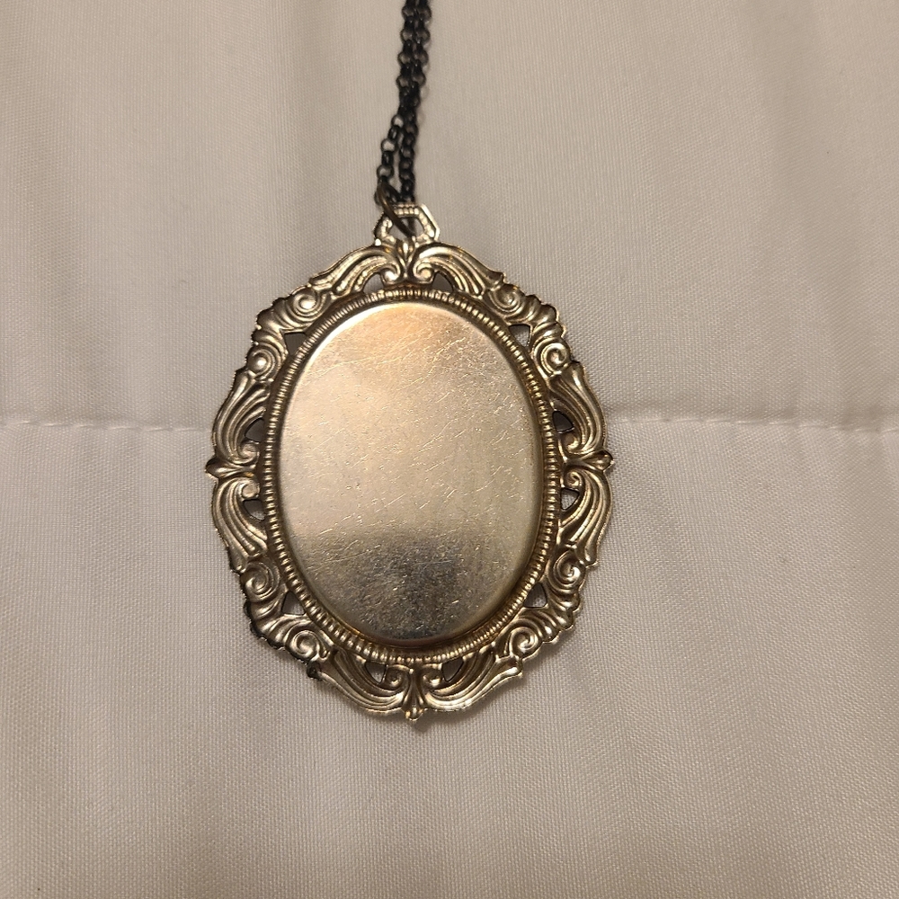 Necklace - Picture 5 of 5